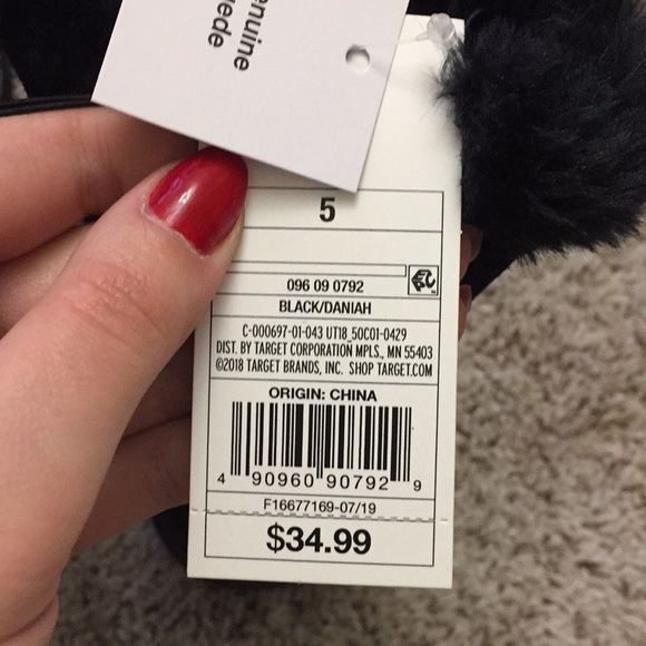 Girls faux fur lined suede boots sz 5 - Picture 2 of 3